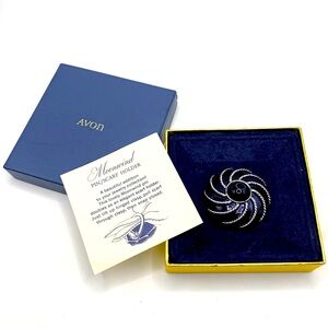 Vintage NWT Avon “MoonWind” spiral Blue Brooch and scarf clip